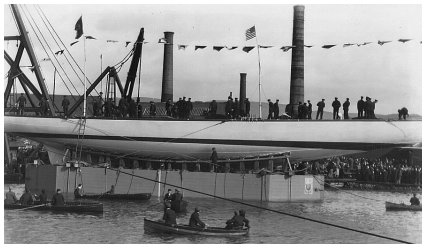 Launch of ‘Shamrock III’, 1903 by Scottish Maritime Museum