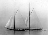 209-Shamrock III and Shamrock IV at sea. 1920.