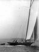 192-Shamrock IV at sea. 1920.