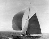 216-Shamrock IV at sea. 1920.