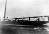 4-04/06/1908-Shamrock making for the Cork Lightship