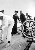 1424-Colonel Neill, Sir Thomas Lipton and the Queen of Spain aboard Shamrock. c1910.