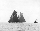269-Shamrock II (left) and Columbia. 1901.
