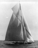 220-Shamrock IV at sea. 1920.